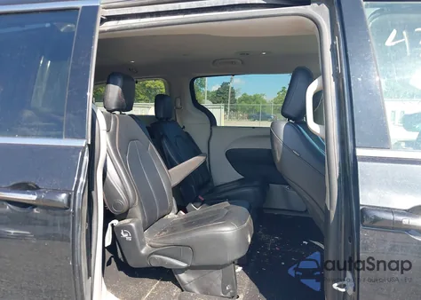 2017 Chrysler Pacifica Touring-L из США, поврежденный, VIN 2C4RC1BG4HR668027